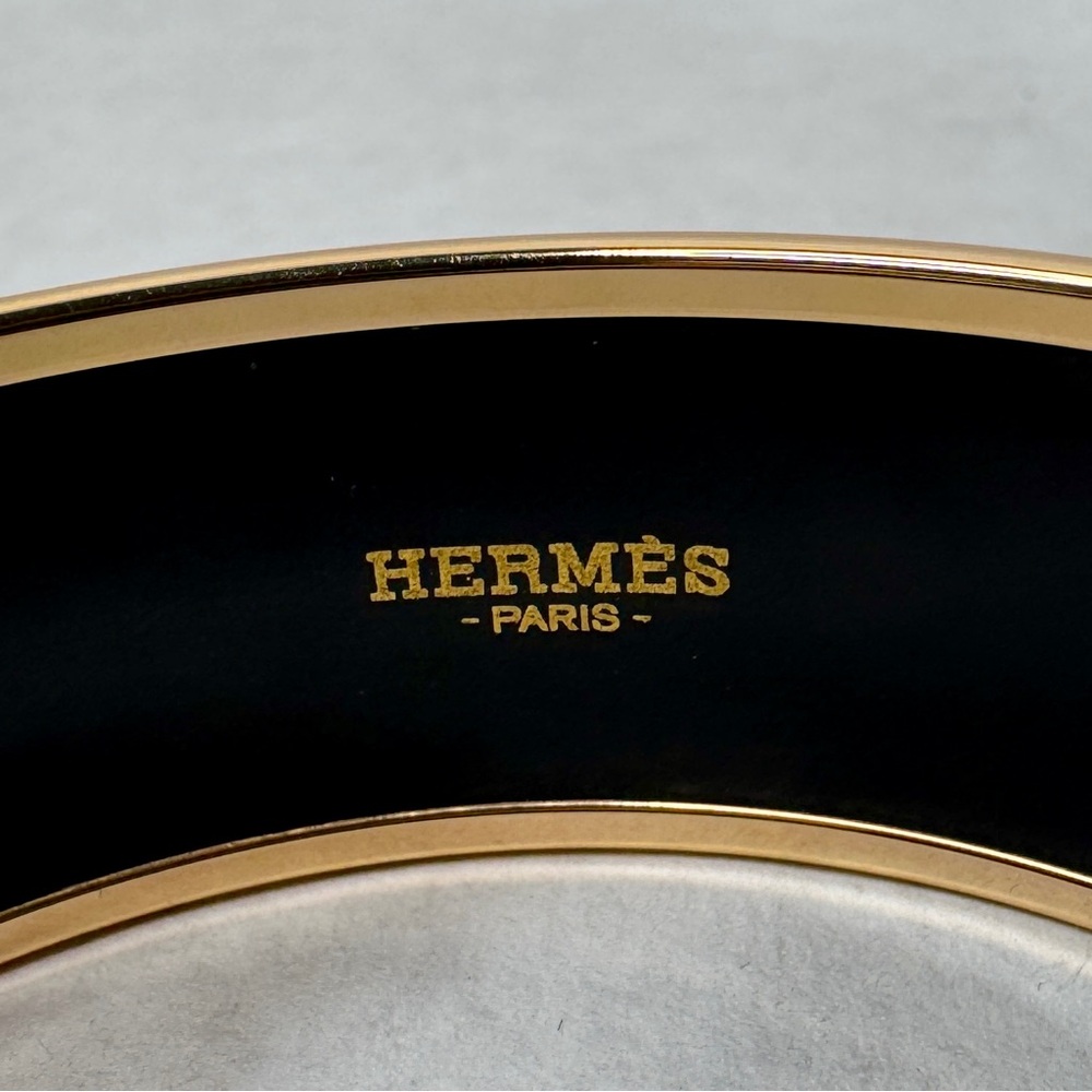 HERMES Animapolis Wide Enamel Bangle Bracelet - Yellow Gold / Miami - 70 mm - Picture 6 of 11